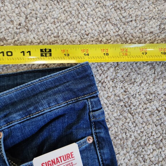 NWT Levi Strauss Signature Women's Shaping High-Rise Straight Jeans Size 6 - Picture 8 of 10